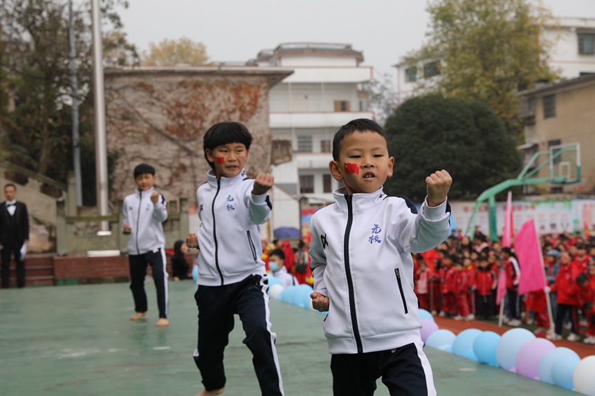 开阳县小学最新动态报道