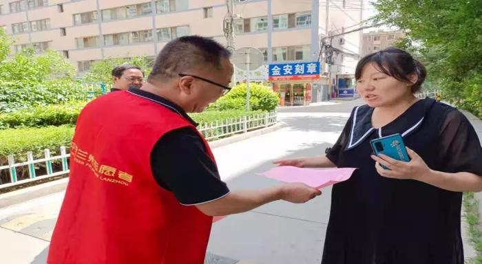 建工中街社区居委会领导团队引领社区开启新篇章